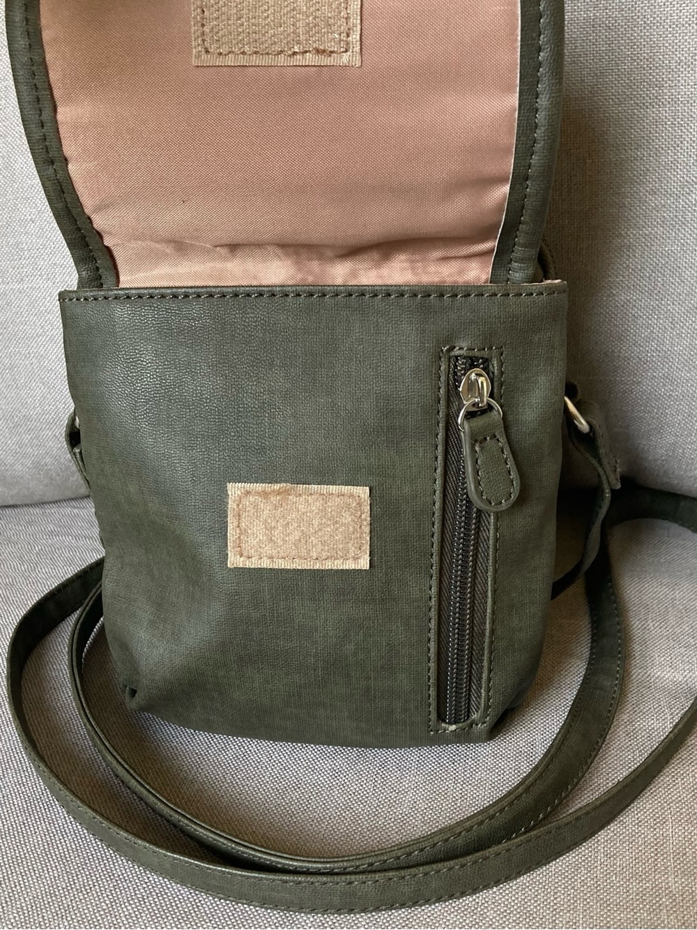 MultiSac Olive Green Crossbody Bag Mini Organizer Travel Purse EUC - Picture 5 of 8